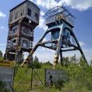 Dwie wieże wyciągowe nr I i II dawnej kopalni 